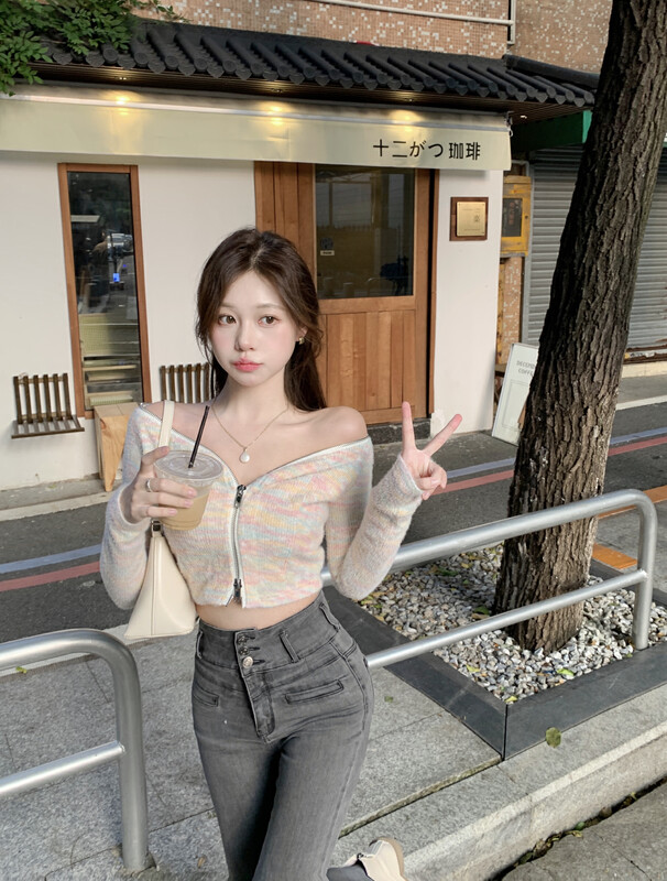 Autumn on the new![Amanda] Pure desire off-the-shoulder double zipper head show slim and versatile rainbow warm sweater 8801 # PCZ
