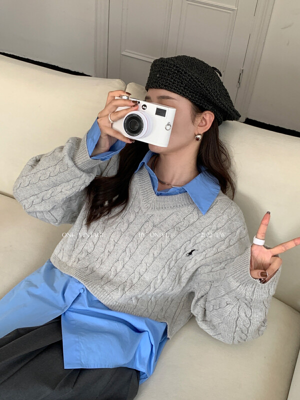 [ONIVINTAGE Ernie] V neck embroidered joker Sweater OY226N6487