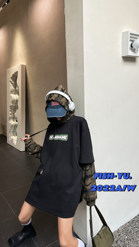 [FISH YU] English letter 3D print camouflage sleeve stitching fake two hoodie 22619