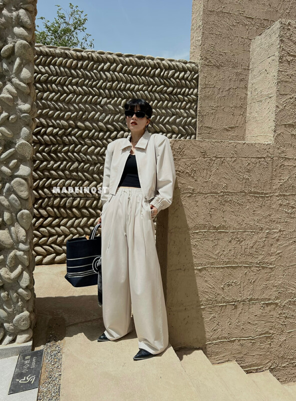 [Osha MADEINOST] Early autumn on the new modern leisure shoulder cushion closed waist short coat jacket 87056
