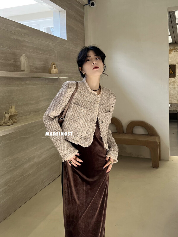 [Osha MADEINOST] Autumn new fragrant style retro micro flash wool tassel short coat ((30% wool)) 87205 # FHX