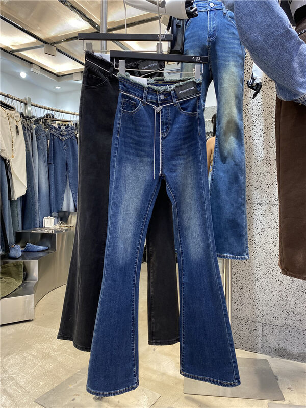 Autumn on the new![AUS] Standard flared jeans (with waist chain) G603A # LSW