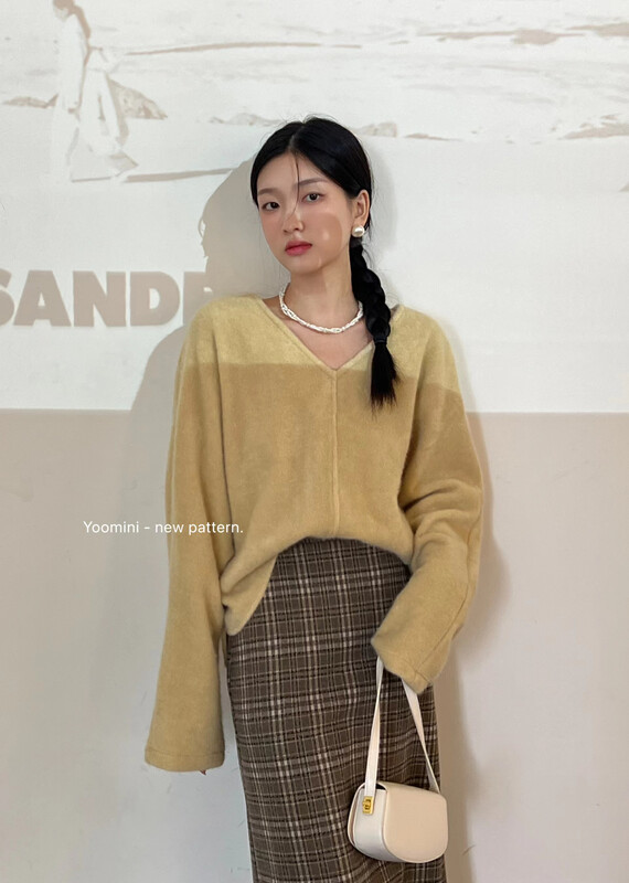 Autumn on the new![YOOMINI] Loose V-neck Solid Color Warm Sweater Q16246-K # WPL