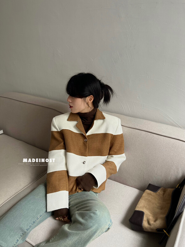 [Osha MADEINOST] Autumn new big brand sense spell color small fragrant wind short coat 87206