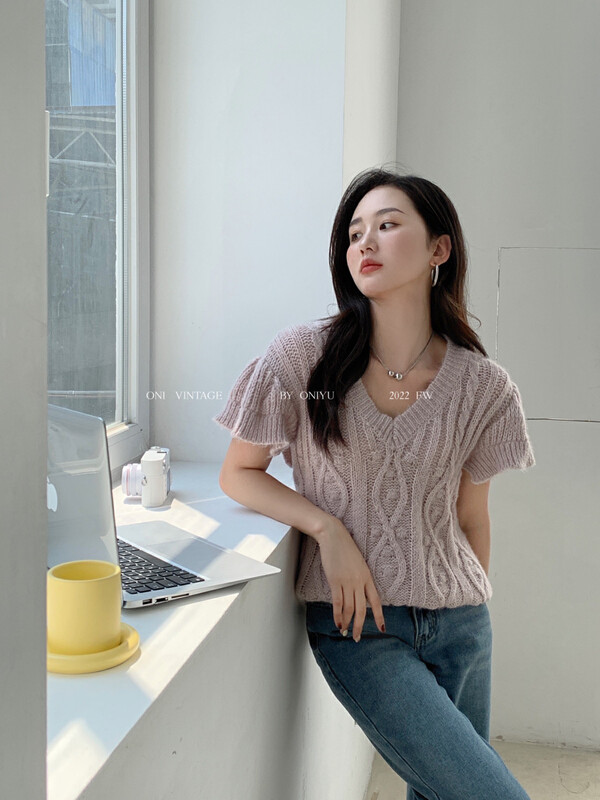 [ONIVINTAGE Ernie] V-neck mixed color design feel woolen top sweater OY226N6489