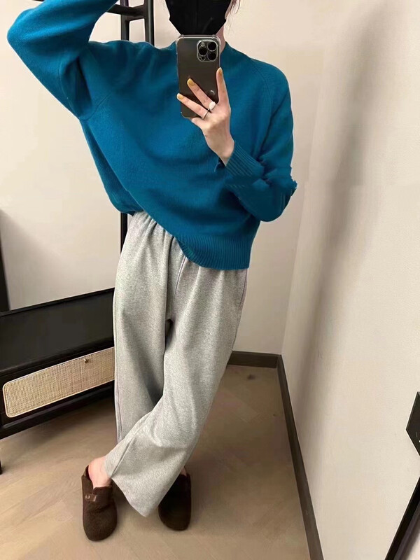 Autumn on the new![MI] Korean version simple V-neck warm sweater 1679 # PCZ