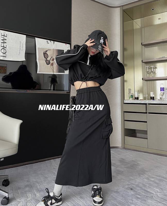 Original price: 156.66! Autumn money on the new![NINA LIFE] Korean turtleneck hoodie + high waist slit skirt suit 6318 # ZXL