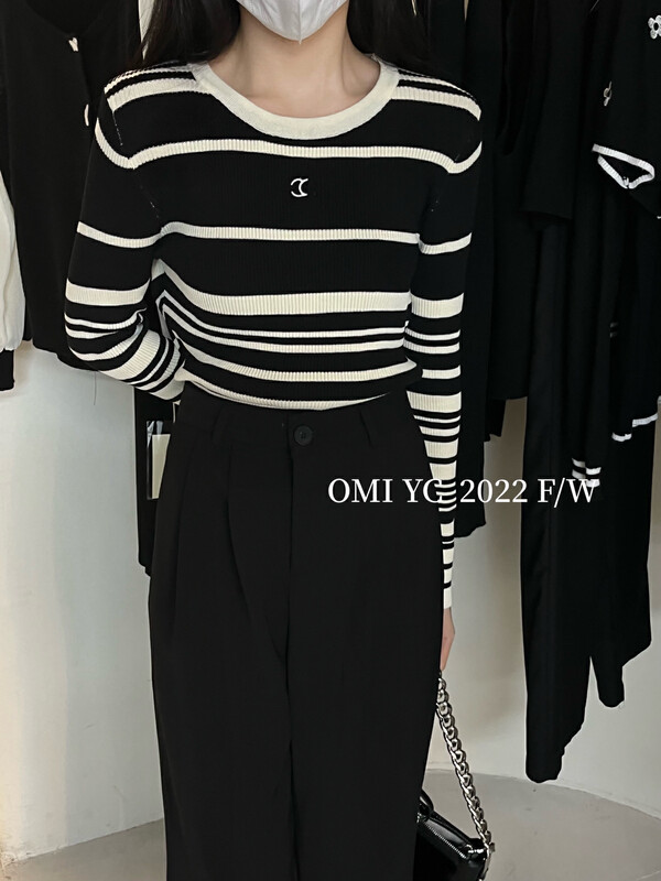 [O MI] A versatile striped round neck sweater YS812