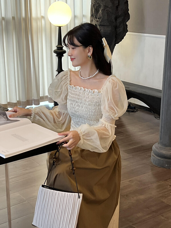 Early autumn on the new![YOOMINI] French square collar bubble sleeve temperament small shirt Q12967-S # WPL