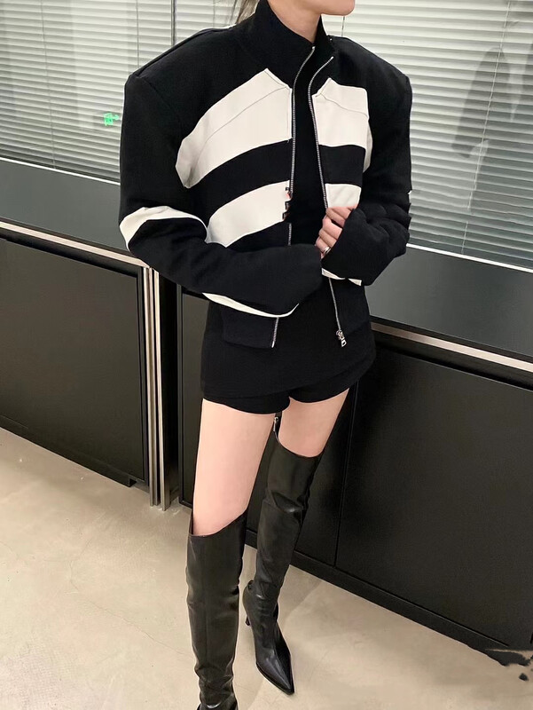 Winter on the new![MI] Korean version of foreign style spell color stand collar short coat 1718 # PCZ
