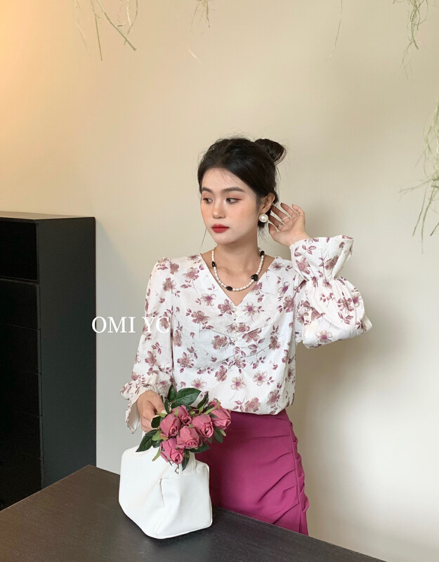 [O MI] Korean V-neck floral small shirt (heavy process ordering beads to receive the fold) 88705 # FHX