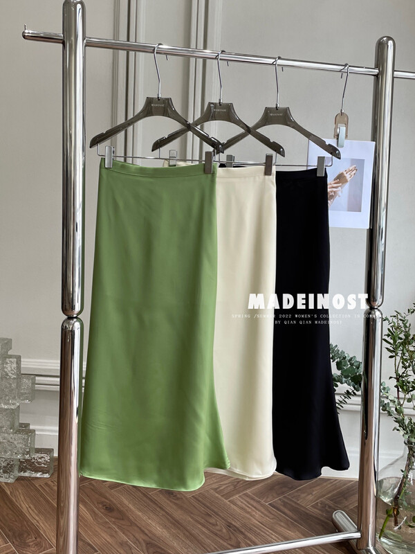 Original price: 62.04! [Osha MADEINOST] Minimalist satin A word advanced feeling elastic waist half skirt YS1-YS-86133 # LL