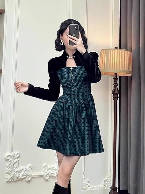[Ou Zhengsha] French gentle wind square collar temperament dress 19136 # JJ