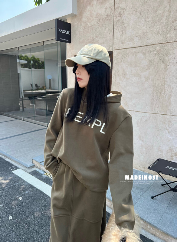[Ousha MADEINOST] New loose casual hooded plush sweater in autumn and winter letter 87257