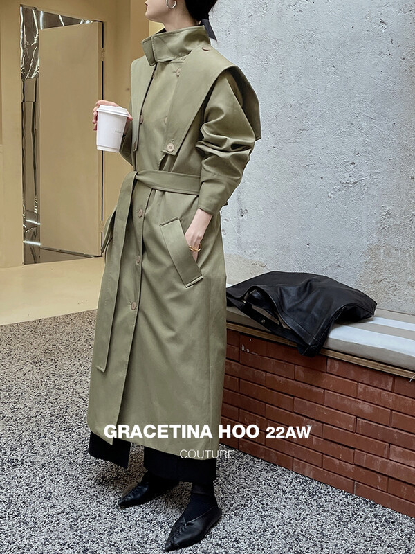 [GRACETINA HOO] British wind silhouette vertical feeling long trench coat with thick ground hair quite wide cape type F067