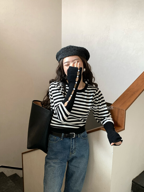 [ONIVINTAGE Ernie] Korean version of slit button cuffs slim wool woven warm sweater OL226N6426 # CQW