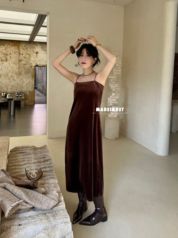 [Ousha MADEINOST] Autumn new style retro minimalist style high-quality velvet sling dress 87220