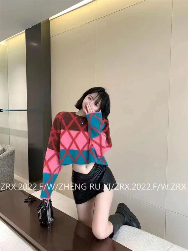 Autumn and winter new style! [Yan Zhen] Diamond check contrast round neck warm sweater 73322 # PCZ
