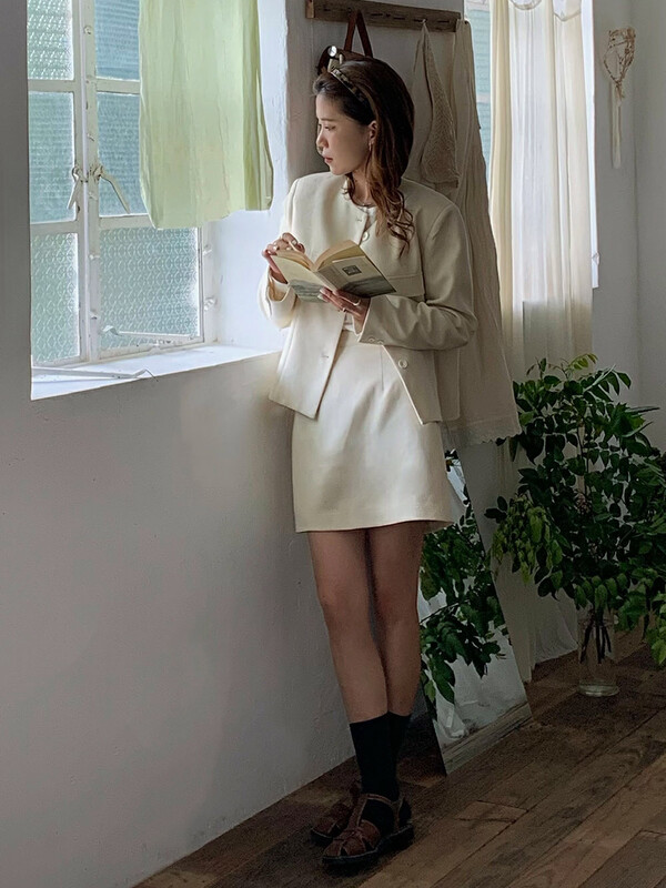 Autumn on the new![EVER TRUE] Round neck long sleeve coat + high waist show slim short skirt set 23265 # CLS