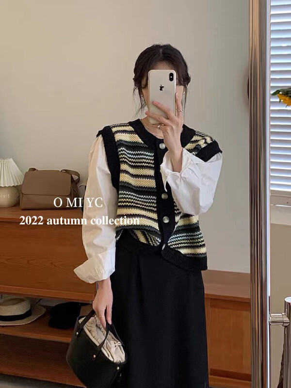 Autumn on the new![O MI] Korean version of the atmosphere sense joker striped stitching warm sweater 23398 # FHX