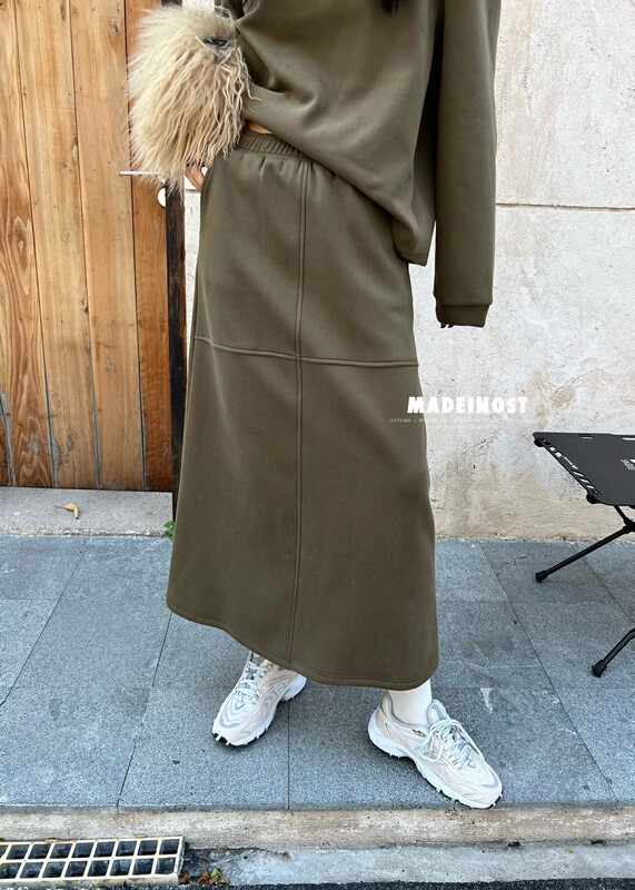[Osha MADEINOST] Autumn and winter new elastic waist A word casual plus fleece sweater skirt 87256