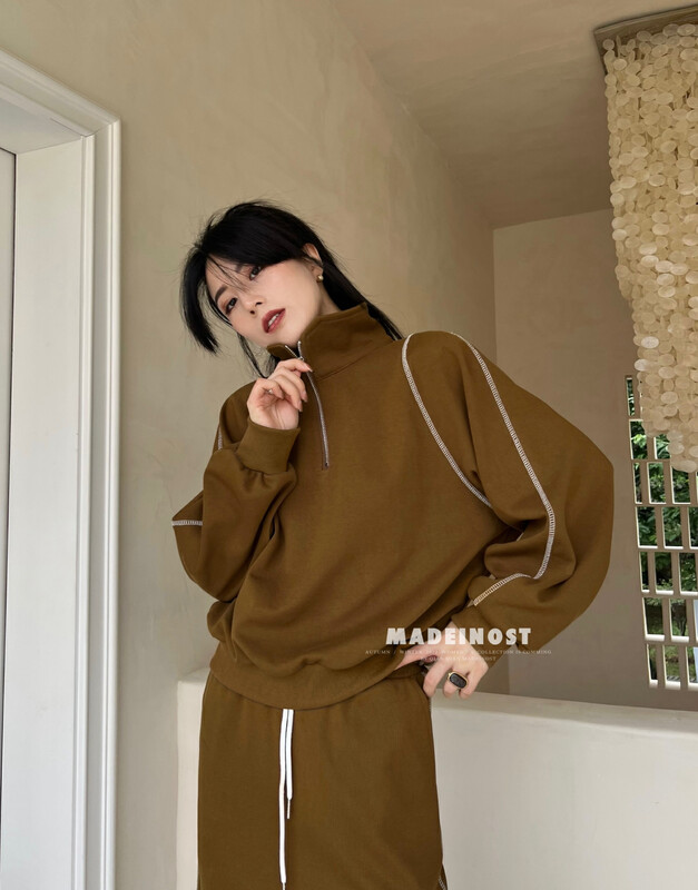 Original price: 77.83! [Osha MADEINOST] bump color line retro sense standing collar zipper hoodie loose silhouette 87136