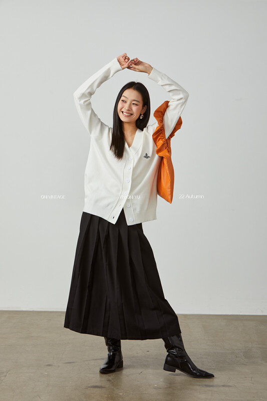[ONIVINTAGE Ernie] V-neck lazy embroidered cardigan coat sweater OH226N6500