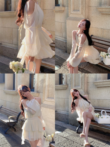 Real shooting price~ Gentle little dress autumn halter neck off-shoulder top + irregular hem cake skirt suit