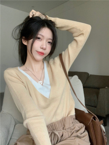 Fake two-piece stitching long-sleeved knitted sweater women's autumn  new gentle style v-neck design slim top
