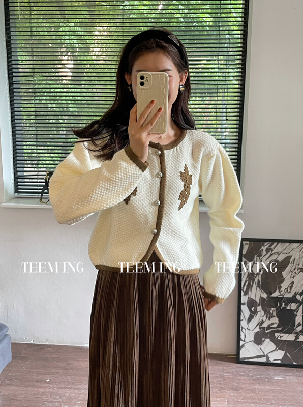 New in winter!【TEEM ING】French three-dimensional hook flower contrast color warm sweater 22T627# HJY