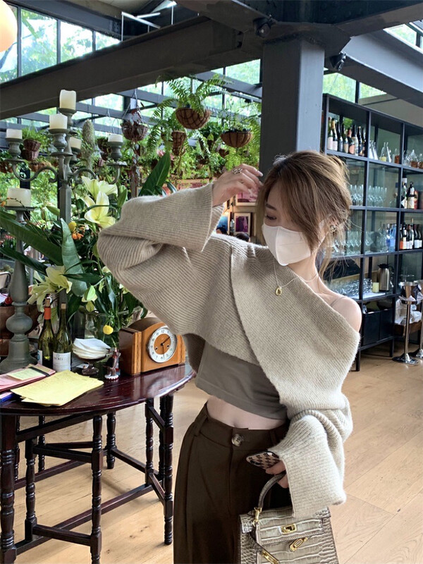 New in autumn! [BY] Simple and lazy style loose short warm sweater 7854# CL