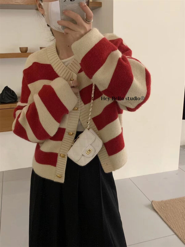 New in autumn! [HEY BELLA] Round neck single-breasted striped comfortable all-match warm sweater (sweaters only) B9538# L