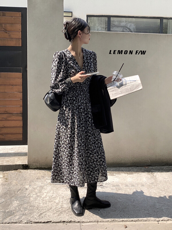 [Lemon Green Tea] Korean version of the retro floral V-neck waist dress 2367
