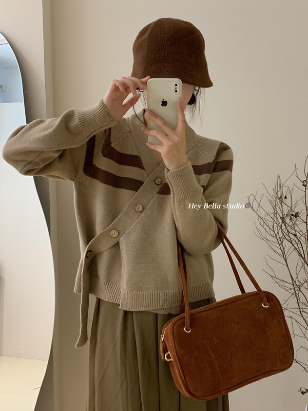 New in autumn! [HEY BELLA] Diagonal button striped all-match long-sleeved warm sweater 9391# L