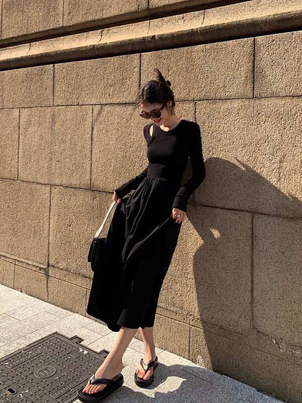 New in winter! [BY] Hollow knitted long-sleeved niche temperament slim dress 0220# HJY