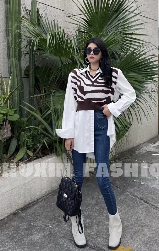 [C.X Original Heart] New Korean loose striped sleeveless knitted vest women's contrast color short outer vest Z625# WTT