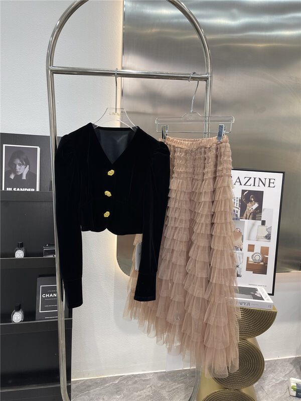New in winter! [LINNA] Retro puff sleeve jacket + fairy layered cake skirt suit 124719# JJ