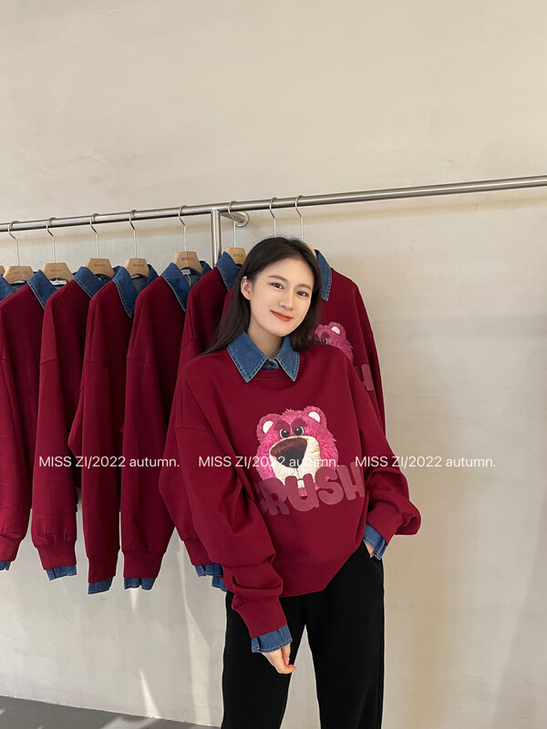 【MISS ZI】Fall casual solid color strawberry bear fake two-piece denim collar round neck air layer sweater 3332# CQW