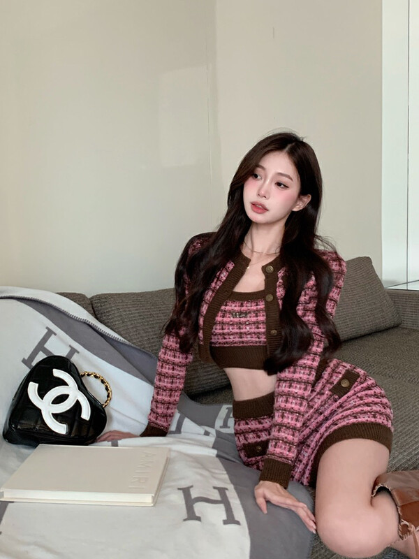 New in winter! [L.L STUDIO] sweet and cool knitted plaid cardigan + simple camisole + wrap arm slim skirt suit 78209# PCZ