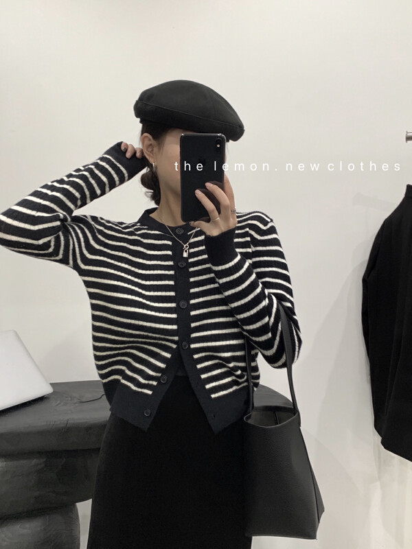 [Lemon Green Tea] French Retro Gentle Striped Knit Cardigan 00-207