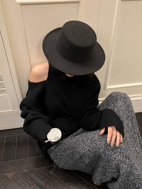 【UNITY】Irregular design autumn and winter leaky shoulder knitted sweater F281055# CQW