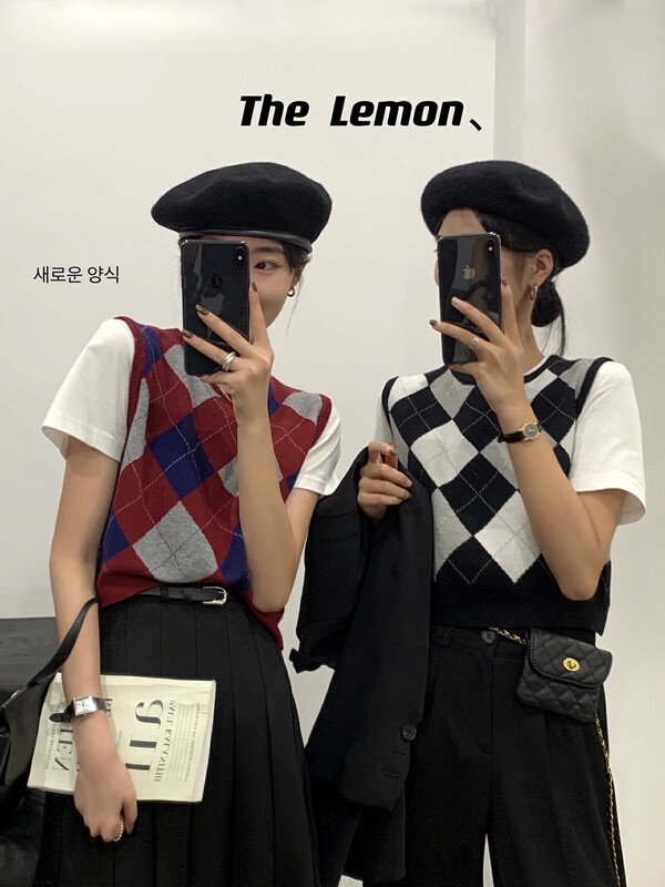 【Lemon Green Tea】Vintage Lingge Stacked Crewneck Vest 66-077