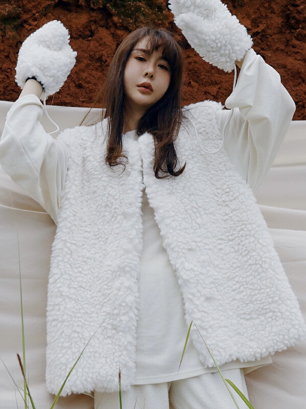 【RIN】Korean Loose Outerwear All-match Lamb Wool Vest Short Jacket (with Gloves) R21708# CQW