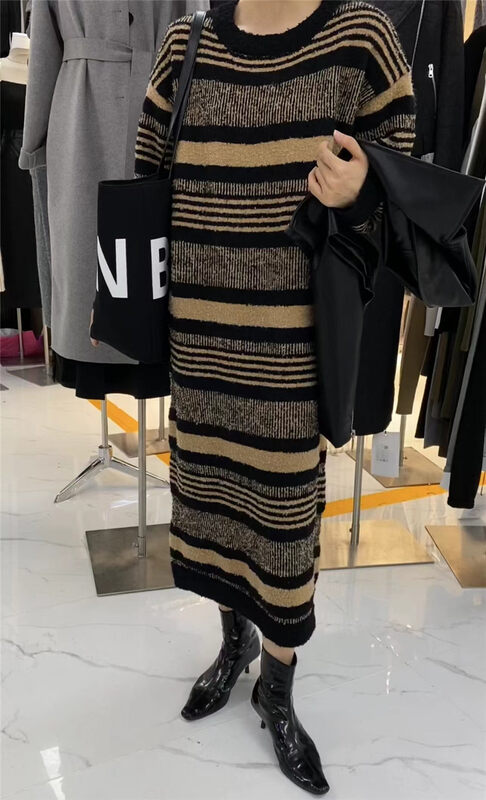 New in winter! [Semi-plain] round neck striped long casual dress 8917# ZJY