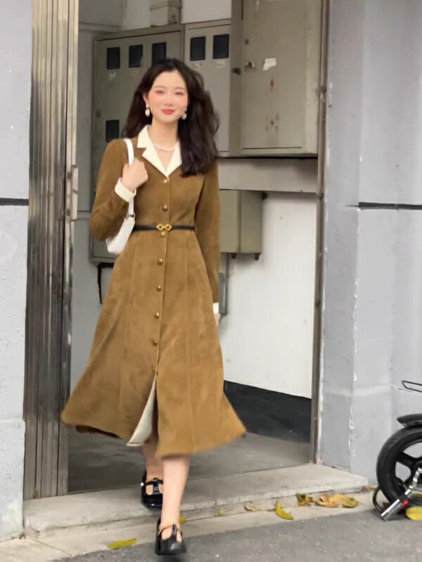 Autumn is new!【KIKI STUDIO】Elegant and slimming contrast collar dress (with belt) 6825# HJY