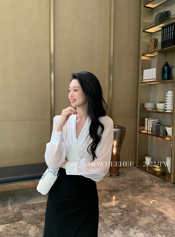 New in early autumn! [Xiu Xixi] Simple and simple commuter V-neck and pearl yarn all-match shirt 9212# JHY