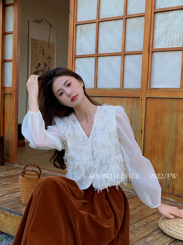 New in early autumn! [Xiu Xixi] French senior V-neck heavy industry shirt YS1-9251# JHY