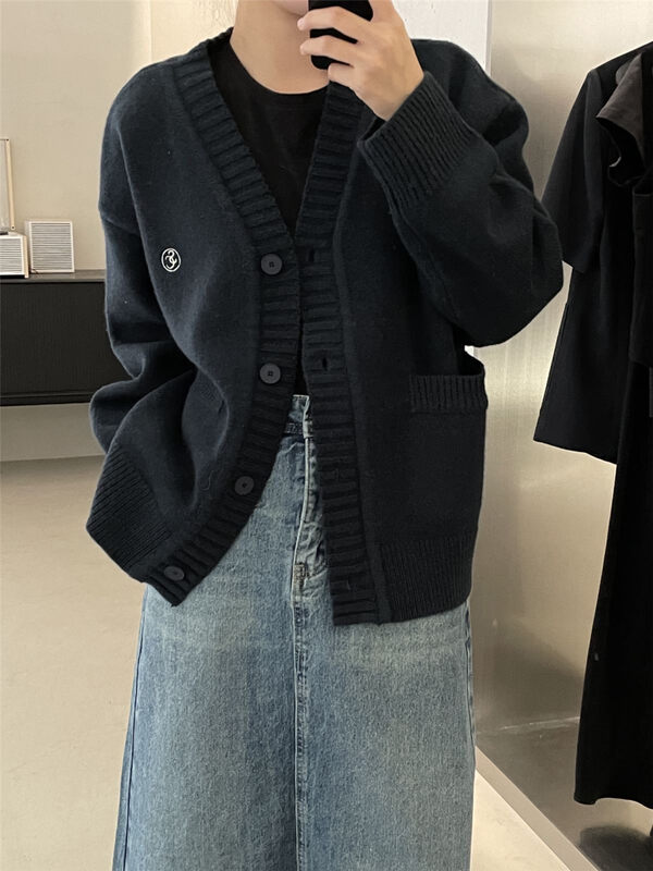 【CLEAN SPACE】Korean Letter Embroidery Loose Casual Knit Cardigan (100 Wool) 33375# CQW