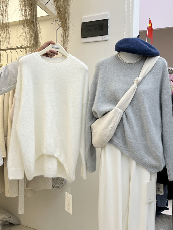 [RIN] Korean simple and high-end all-match comfortable mink knitted sweater R2298