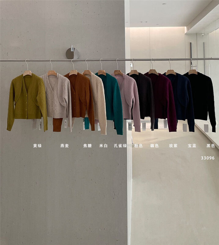 【CLEAN SPACE】Simple solid color all-match fake two-piece short knitted cardigan (50 wool) 33096# CQW